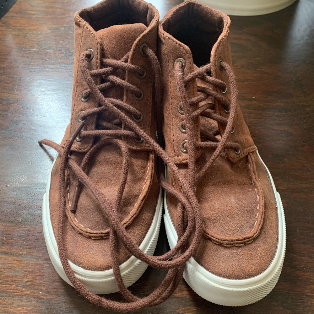 Kids Size 2 Old Navy High Top Sneakers
